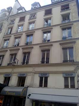 Ravalement de façade d'immeuble sur Paris : rue Etienne Marcel.